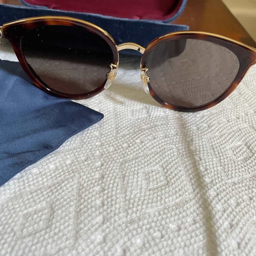 Authentic Gucci Sunglasses - image 3
